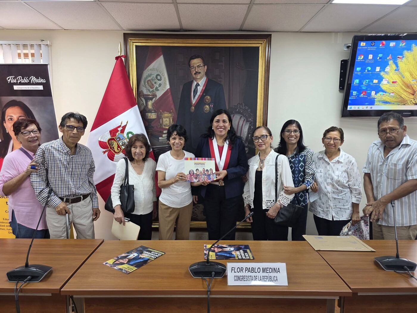Delegación de la Red Peruana de Parkinson y PEP Perú en el Congreso de la República con la Congresista Flor Pablo Medina